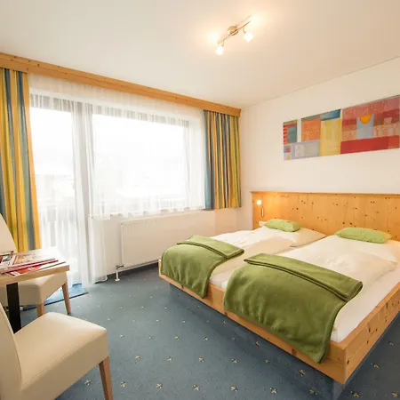Hotel Garni Landhaus Gitti, Summercard And Free Parking 3*