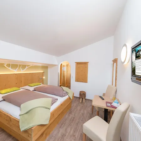 Szálloda Hotel Garni Landhaus Gitti, Summercard And Free Parking 3*