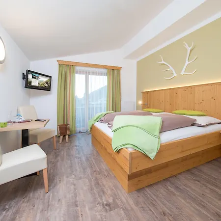 Hotel Garni Landhaus Gitti, Summercard And Free Parking Zell am See