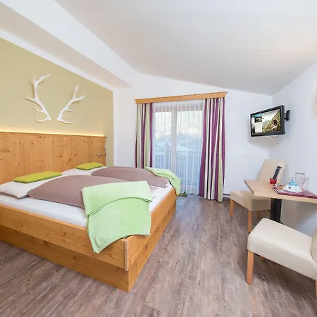 Hotel Garni Landhaus Gitti, Summercard And Free Parking Hotell 3*