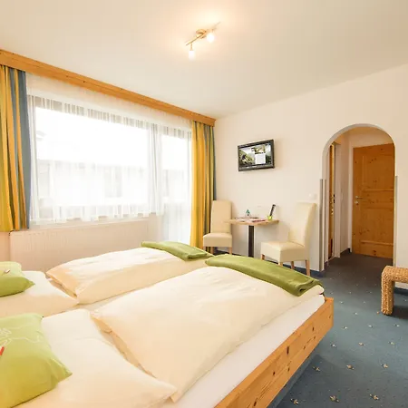 Hotel Garni Landhaus Gitti, Summercard And Free Parking Zell am See